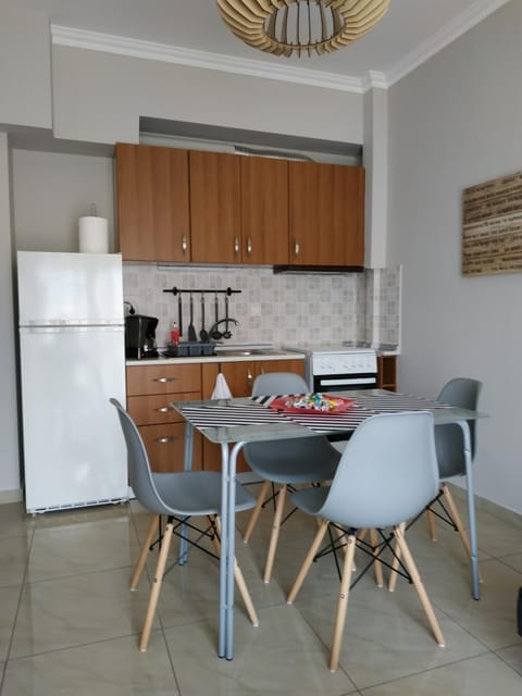 ΔΙΑΜΕΡΙΣΜΑ ΣΤΟ ΛΙΤΟΧΩΡΟ ΜΕ ΕΚΠΛΗΚΤΙΚΗ ΘΕΑ Apartment in Litochoro