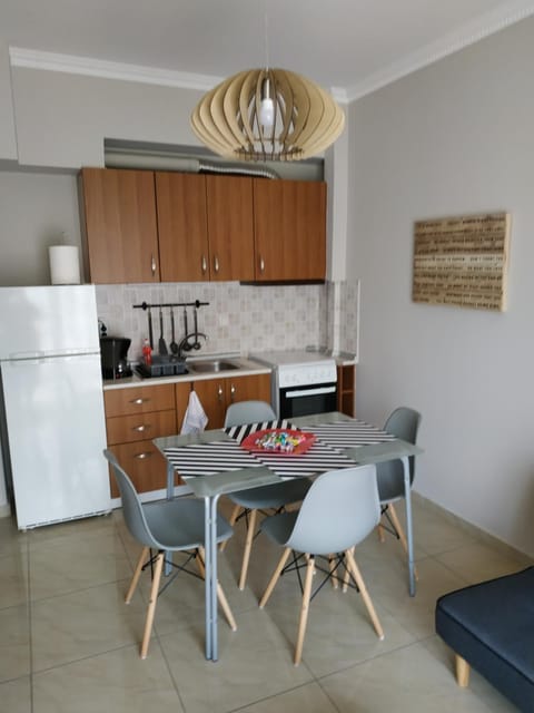 ΔΙΑΜΕΡΙΣΜΑ ΣΤΟ ΛΙΤΟΧΩΡΟ ΜΕ ΕΚΠΛΗΚΤΙΚΗ ΘΕΑ Apartment in Litochoro