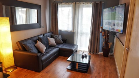 Communal lounge/ TV room, Spring, Day, TV and multimedia, Living room, Photo of the whole room, Seating area, Dining area