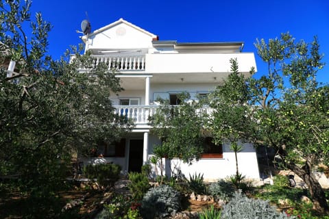 Apartments Slađana Apartment in Tisno