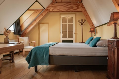 Seating area, Bedroom