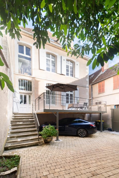 Property building, Parking