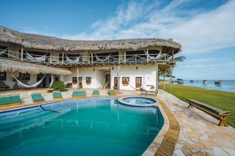 Property building, Garden, Swimming pool