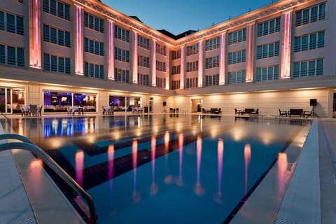 Swimming pool, Swimming pool