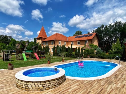Property building, Spring, Day, Summer, Garden, Garden view, Swimming pool, Swimming pool