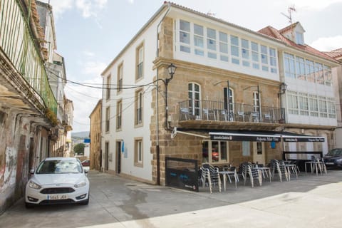 Property building, Restaurant/places to eat