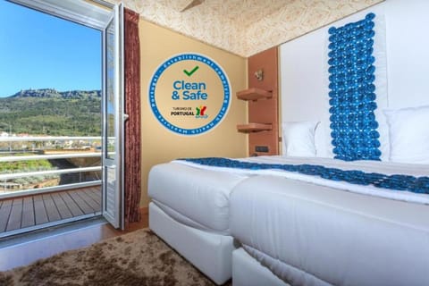 Balcony/Terrace, Bedroom, Landmark view