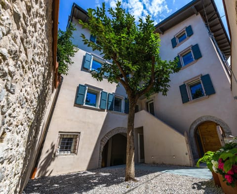 Property building, Day, Garden