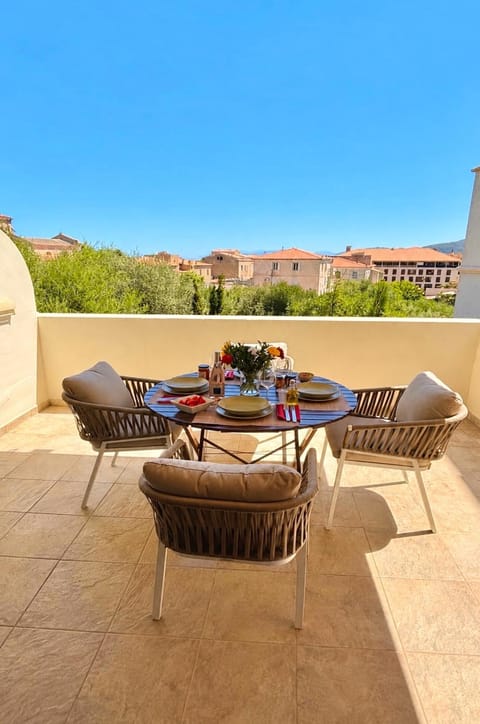 Patio, Balcony/Terrace