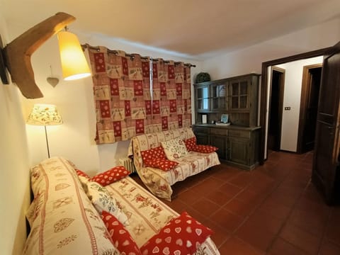 Living room, internet