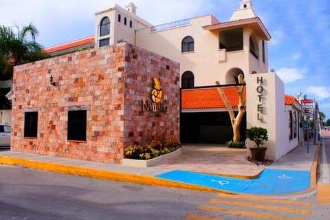 Facade/entrance, Day, On site, Street view