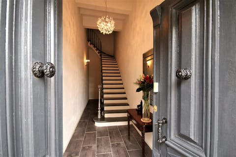 Facade/entrance, Decorative detail
