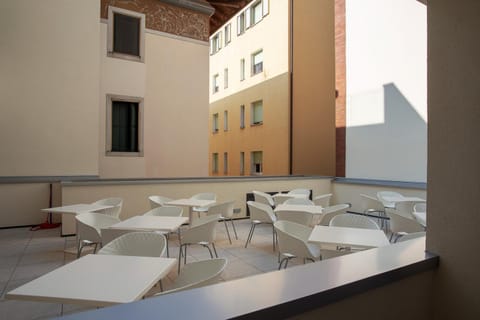 Patio, Restaurant/places to eat