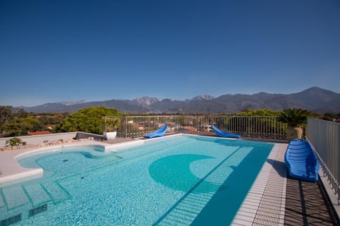 Balcony/Terrace, Swimming pool