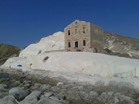 Nearby landmark, Area and facilities