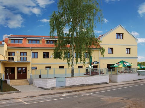 Property building, Day, Location
