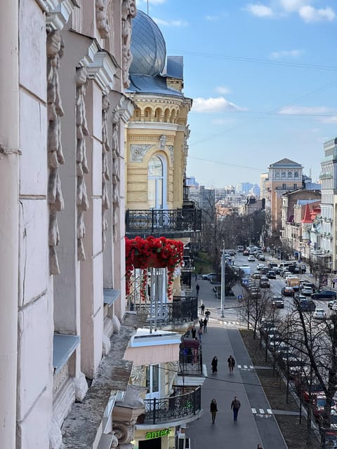 Property building, Neighbourhood, View (from property/room), Balcony/Terrace, City view
