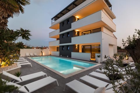 Property building, Pool view