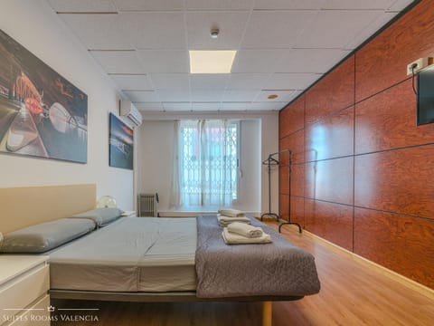 Bed, TV and multimedia, Bedroom, air conditioner