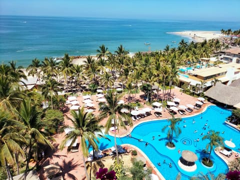 Bird's eye view, Pool view, Sea view