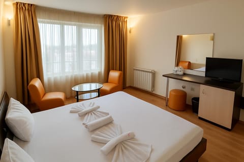 Communal lounge/ TV room, View (from property/room), Bedroom, furniture