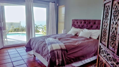 Bed, Day, Bedroom, Pool view, Sea view