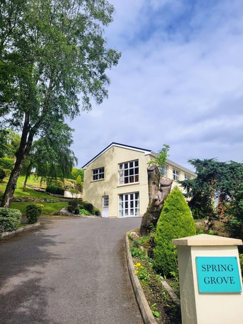 Property building, Natural landscape, Garden view, Street view