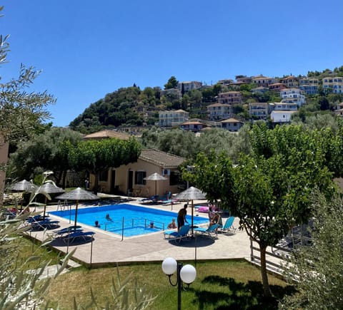 Property building, Spring, Natural landscape, Mountain view, Swimming pool, sunbed