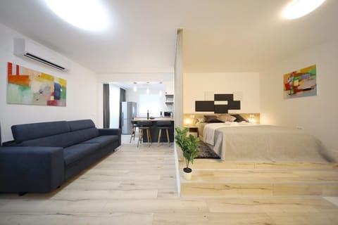 Living room, Photo of the whole room, Seating area