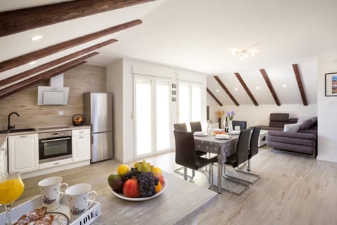 Communal lounge/ TV room, Dining area, Communal kitchen