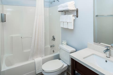 Luxbury Inn & Suites Motel in Maryville