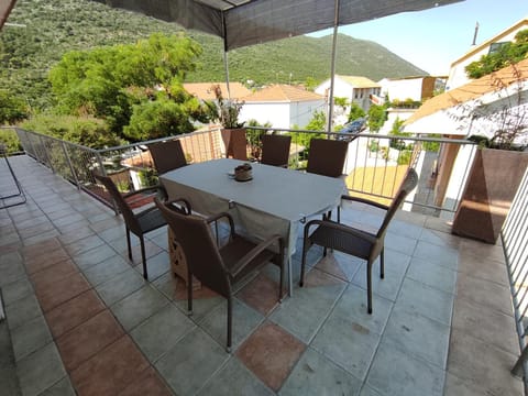 Balcony/Terrace, children, Family