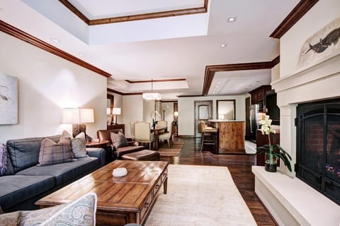 Luxe 2BRDen Ritz-Carlton Residence Quiet Location Apartment in Vail