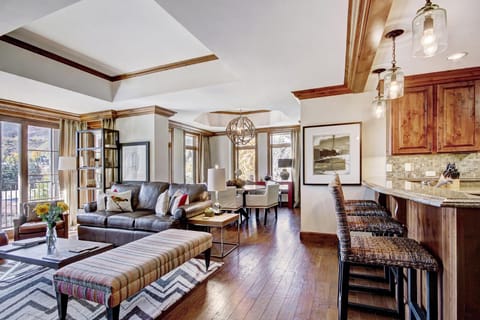 2BR Residence at the Ritz-Carlton with Valley View Apartment in Vail