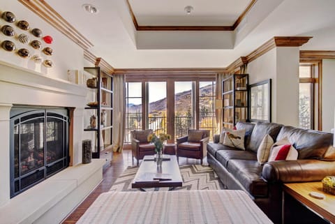 2BR Residence at the Ritz-Carlton with Valley View Apartment in Vail