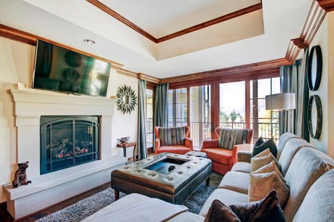 Chic 2 BRDen Ritz-Carlton Condo with Valley Views Apartment in Vail