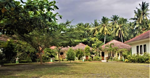 Property building, Natural landscape, Garden, Garden view
