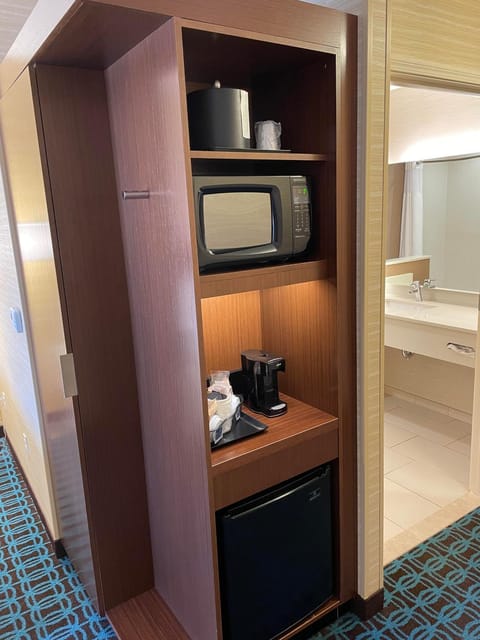 Coffee/tea facilities, minibar