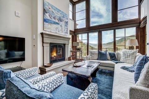 3 BR Ritz-Carlton Residence with Valley Views Apartment in Vail