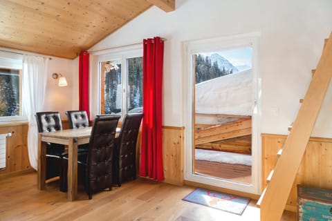 Balcony/Terrace, Mountain view