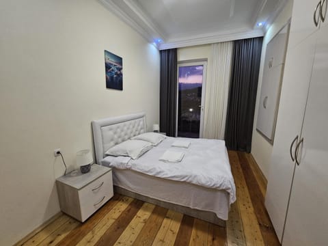 Bed, View (from property/room), Bedroom, towels