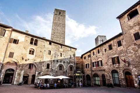 The Artists' Tower Apartment in San Gimignano