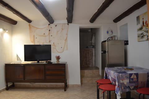 TV and multimedia, Dining area