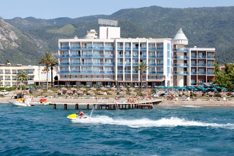 Property building, Beach, Swimming pool