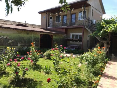 Property building, Facade/entrance, Garden