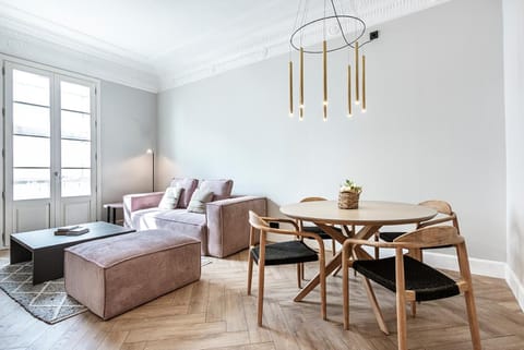 Living room, Seating area, Dining area