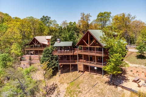 Lights Lodge House in Blue Ridge Lake