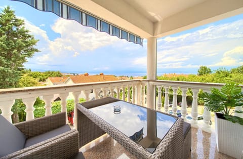 Balcony/Terrace, Balcony/Terrace, Seating area, Dining area, Sea view