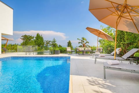Balcony/Terrace, Balcony/Terrace, Pool view, Sea view, Swimming pool