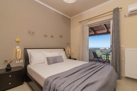 Patio, Bed, View (from property/room), Photo of the whole room, Bedroom, Sea view, internet, safe, safe